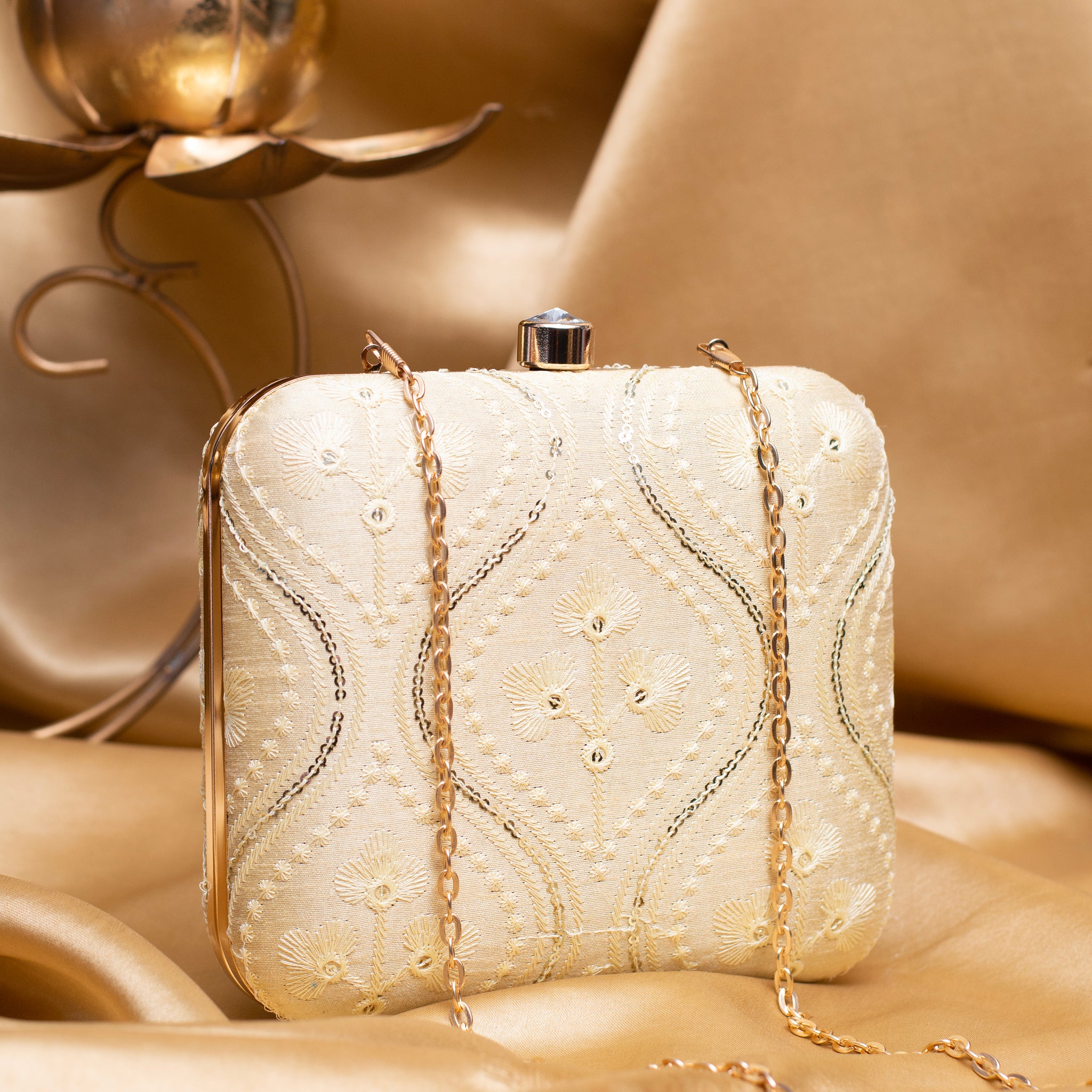 Artklim Off White Based Sequins And Threadwork Embroidery Clutch