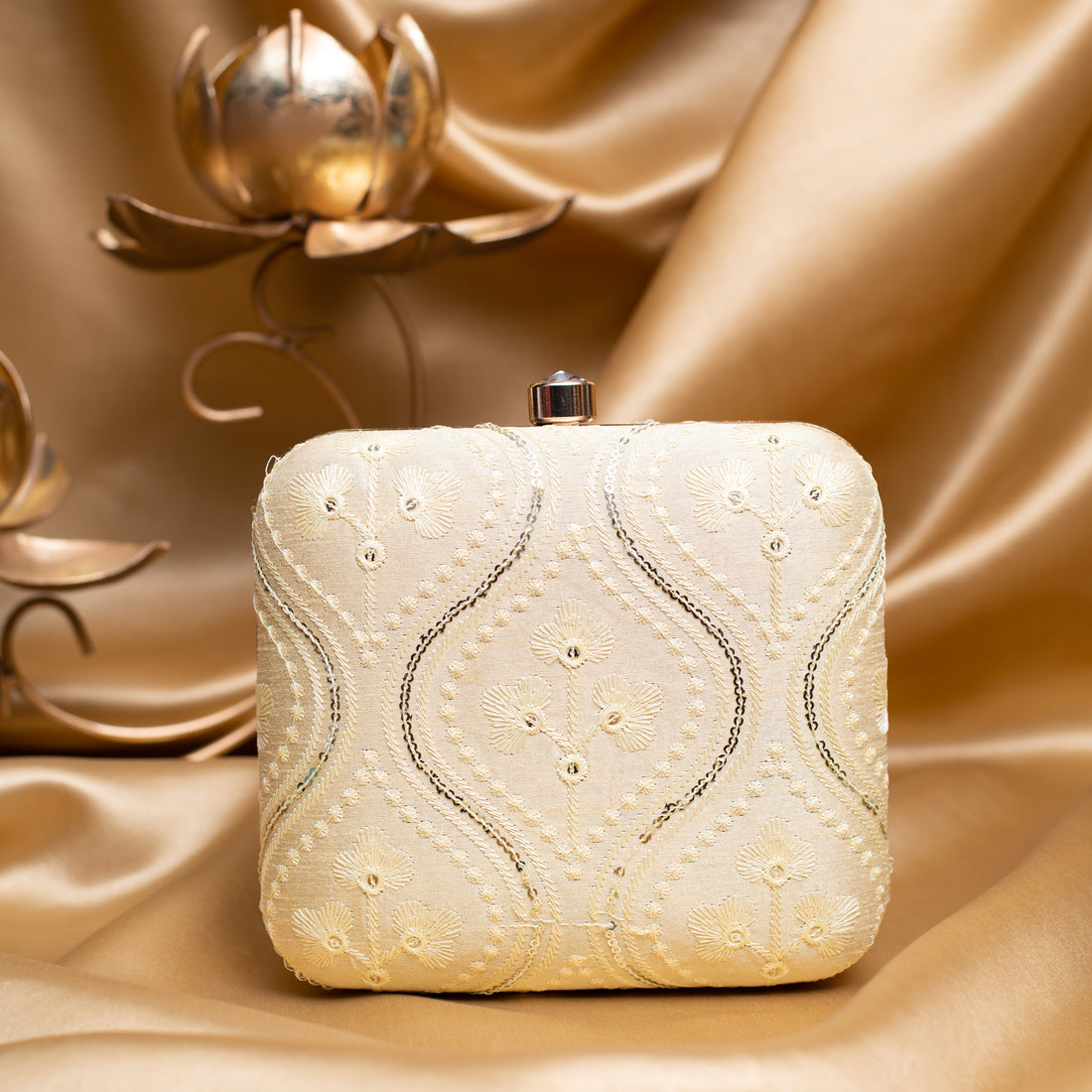 Artklim Off White Based Sequins And Threadwork Embroidery Clutch