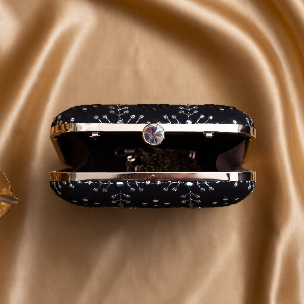 Artklim Black Based Multicolored Pattern Threadwork Embroidery Clutch