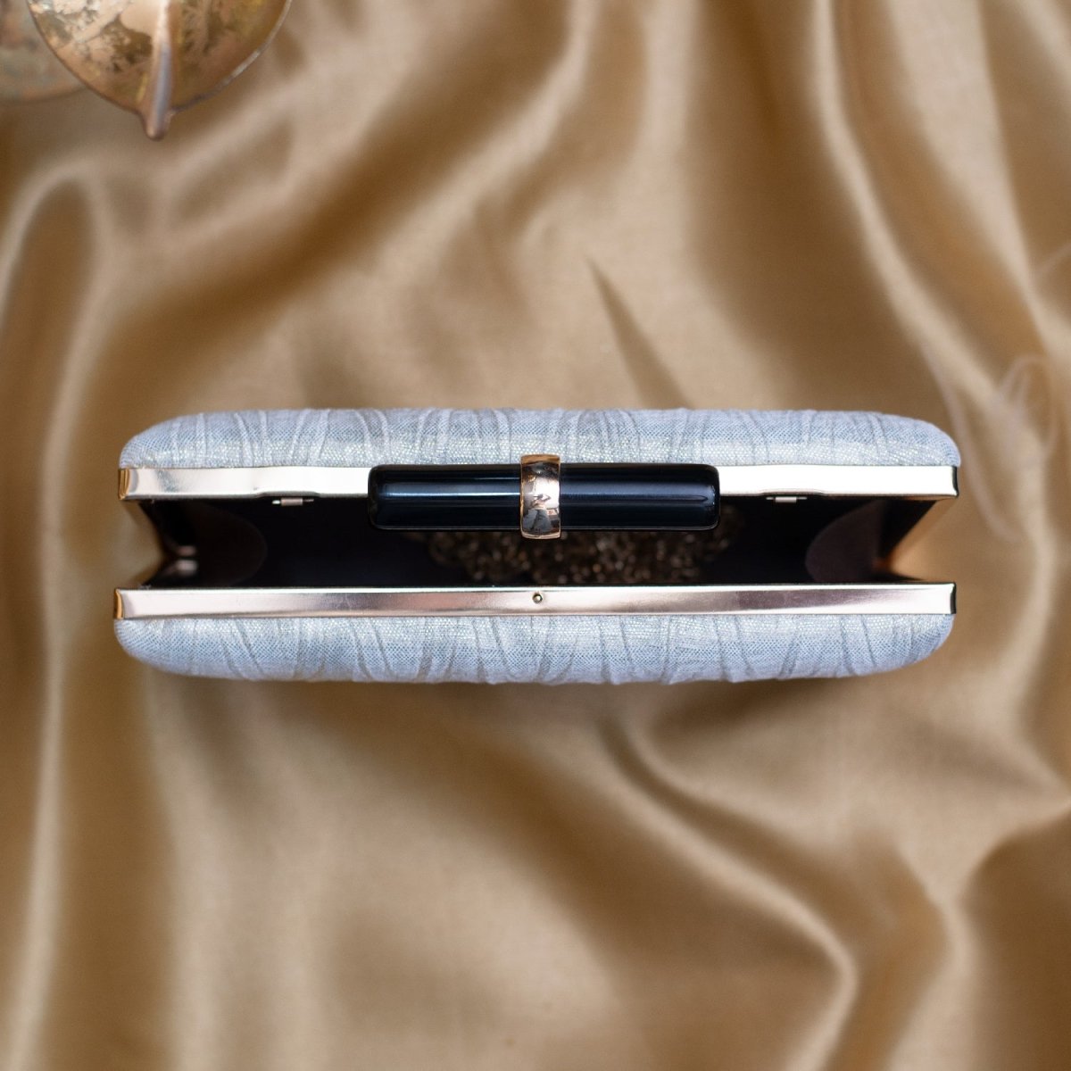 Artklim White Based Crushed Satin Fabric Clutch