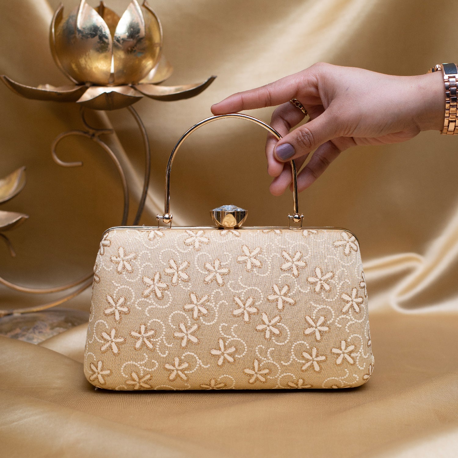 Artklim Beige Based White Floral Embroidery Clutch