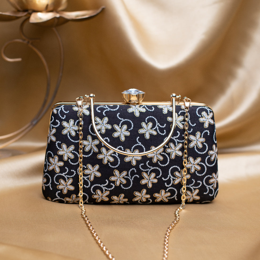 Artklim Black Based White Floral Embroidery Clutch