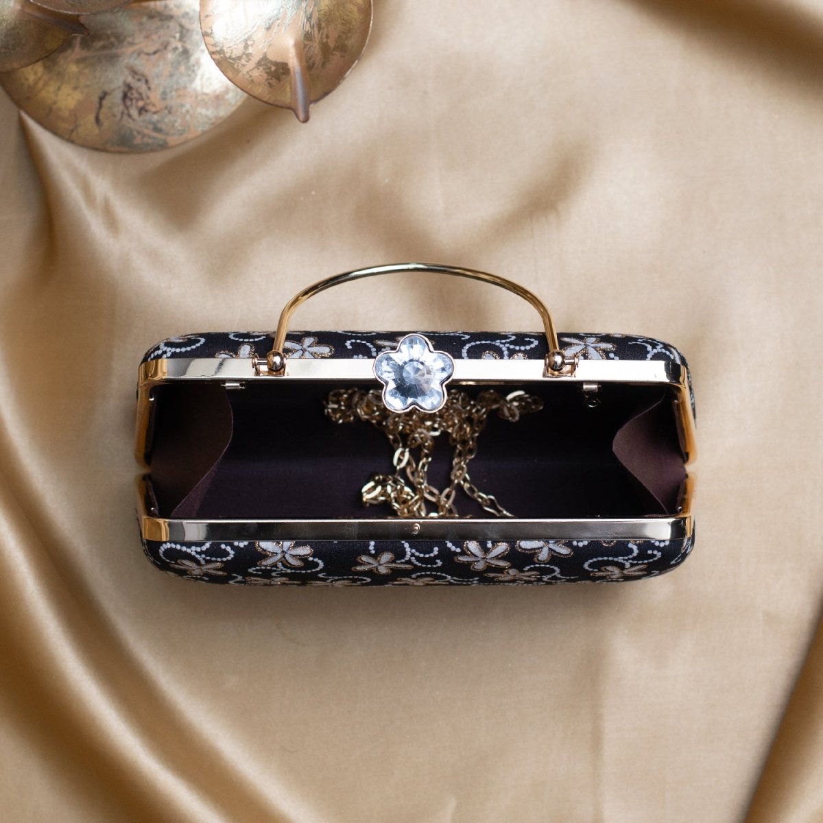 Artklim Black Based White Floral Embroidery Clutch