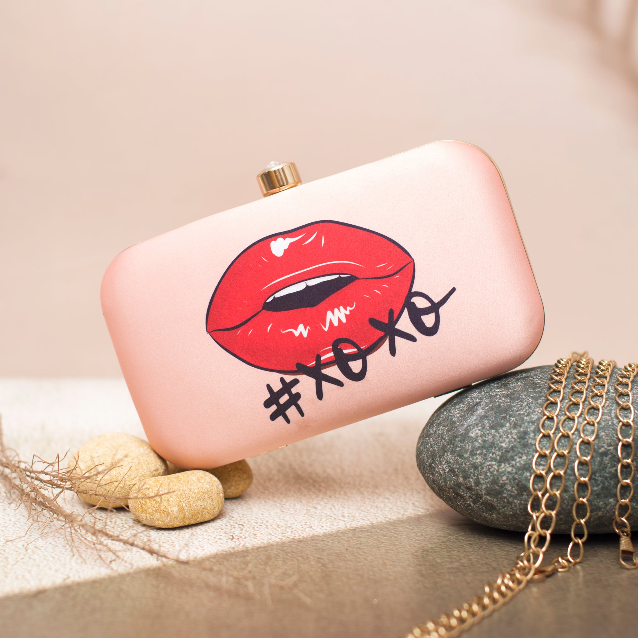 Xoxo Printed Clutch