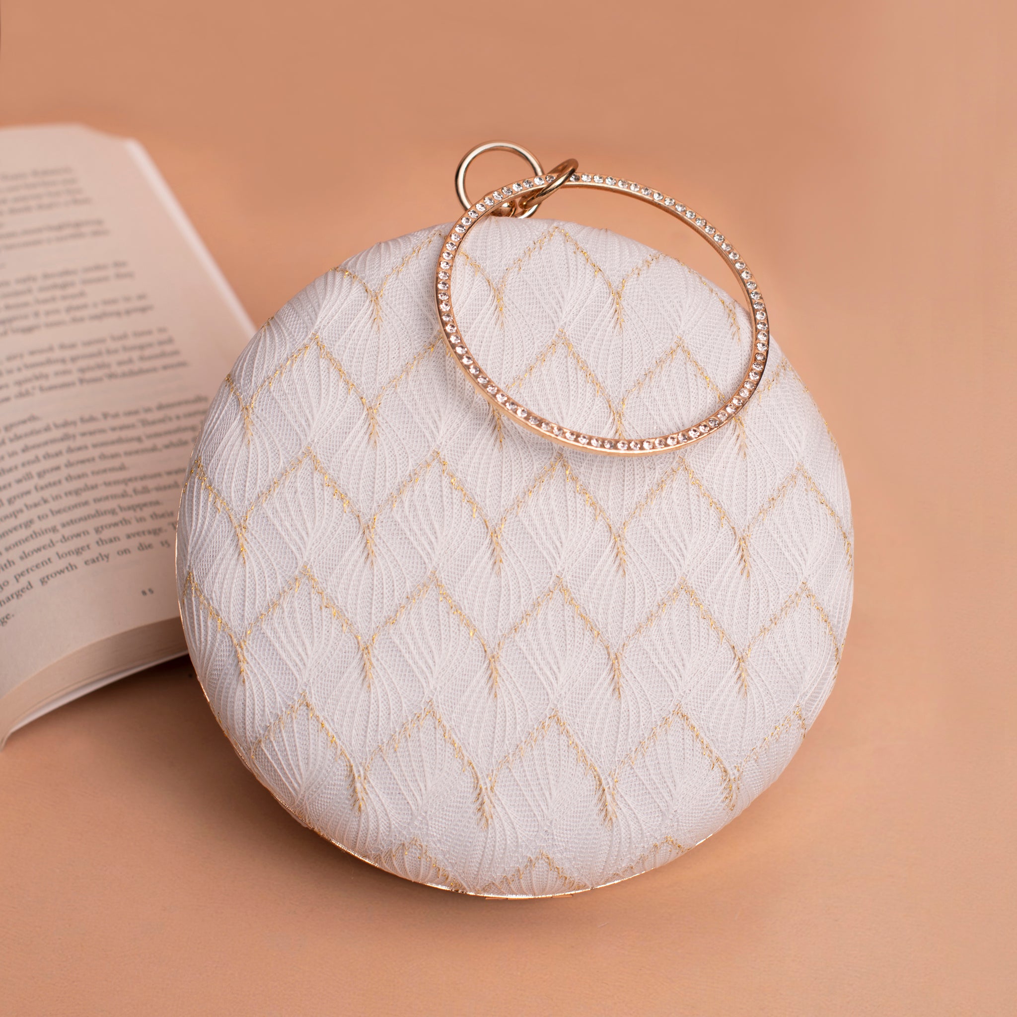Artklim White Based Minimal Embroidery Clutch
