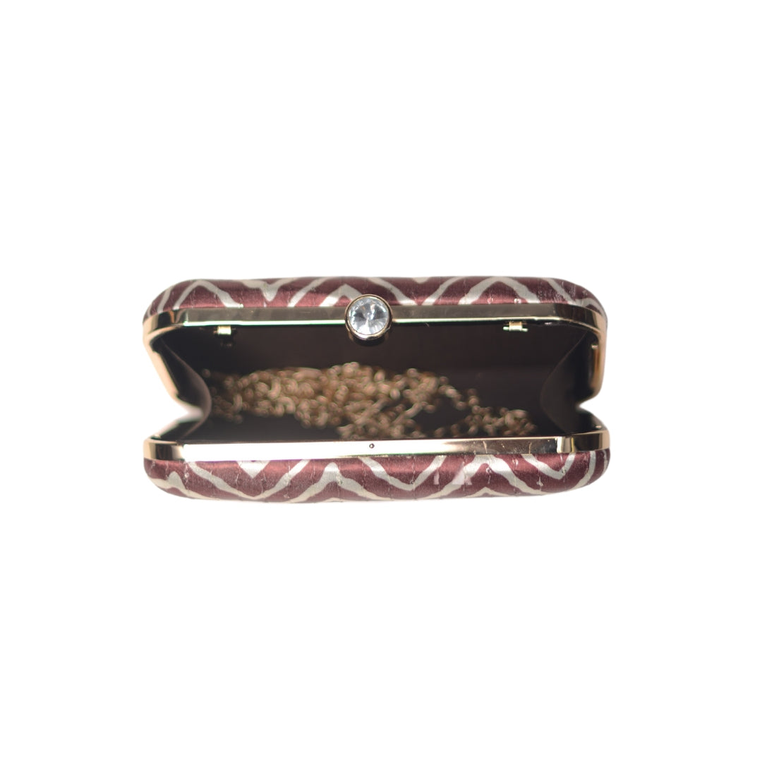 Artklim Brown And White Zigzag Printed Clutch