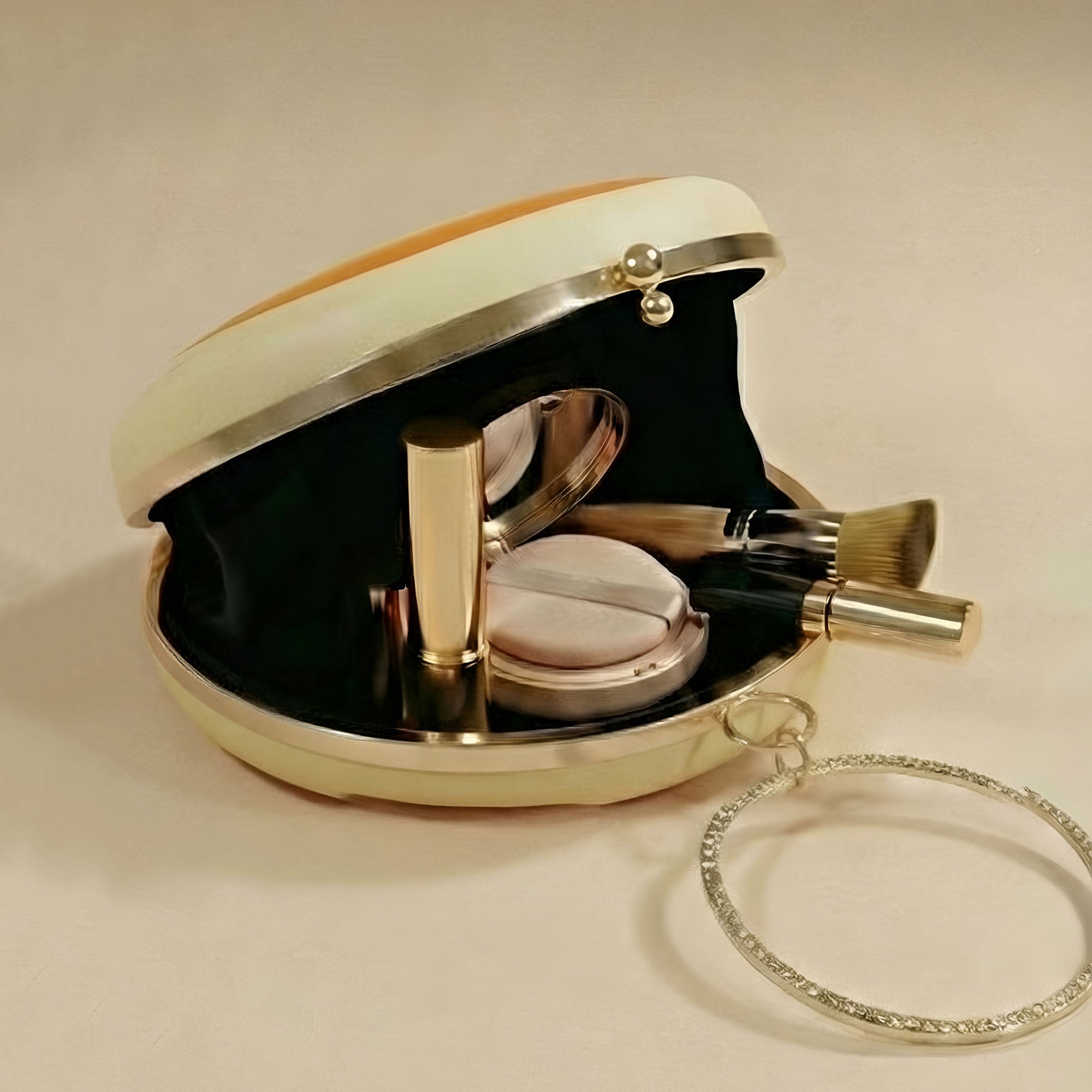 Artklim  Spirit of Freedom Round Clutch