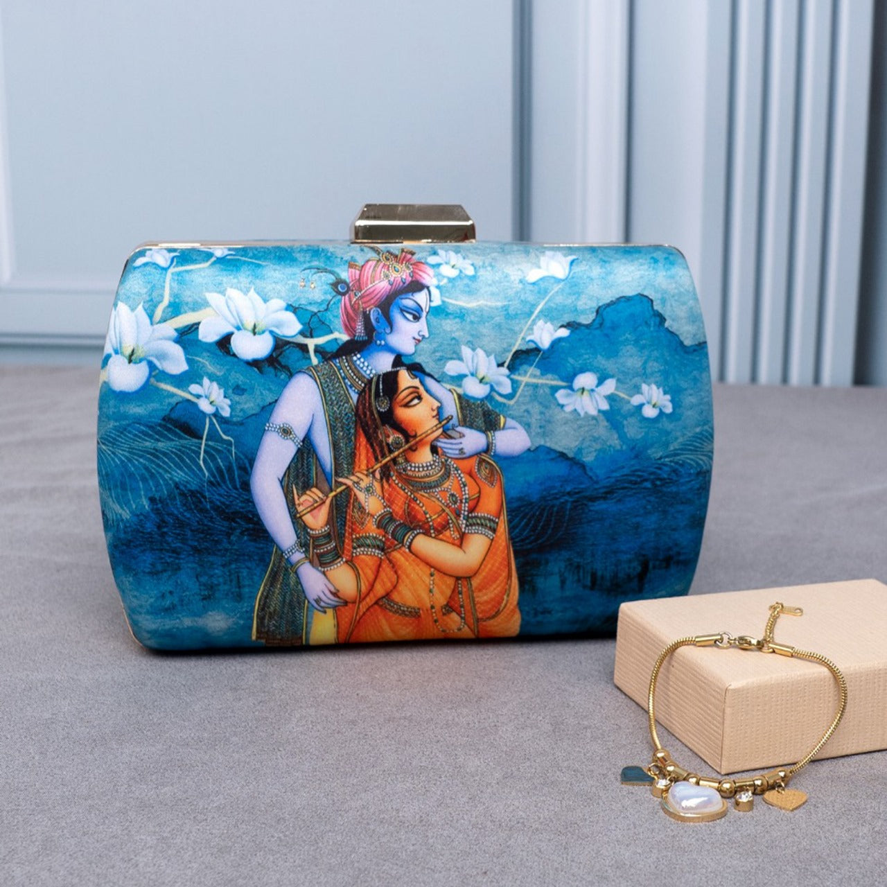 Artklim Love & Divinity Set: Radha Krishna Clutch & Hearts Charms Bracelet