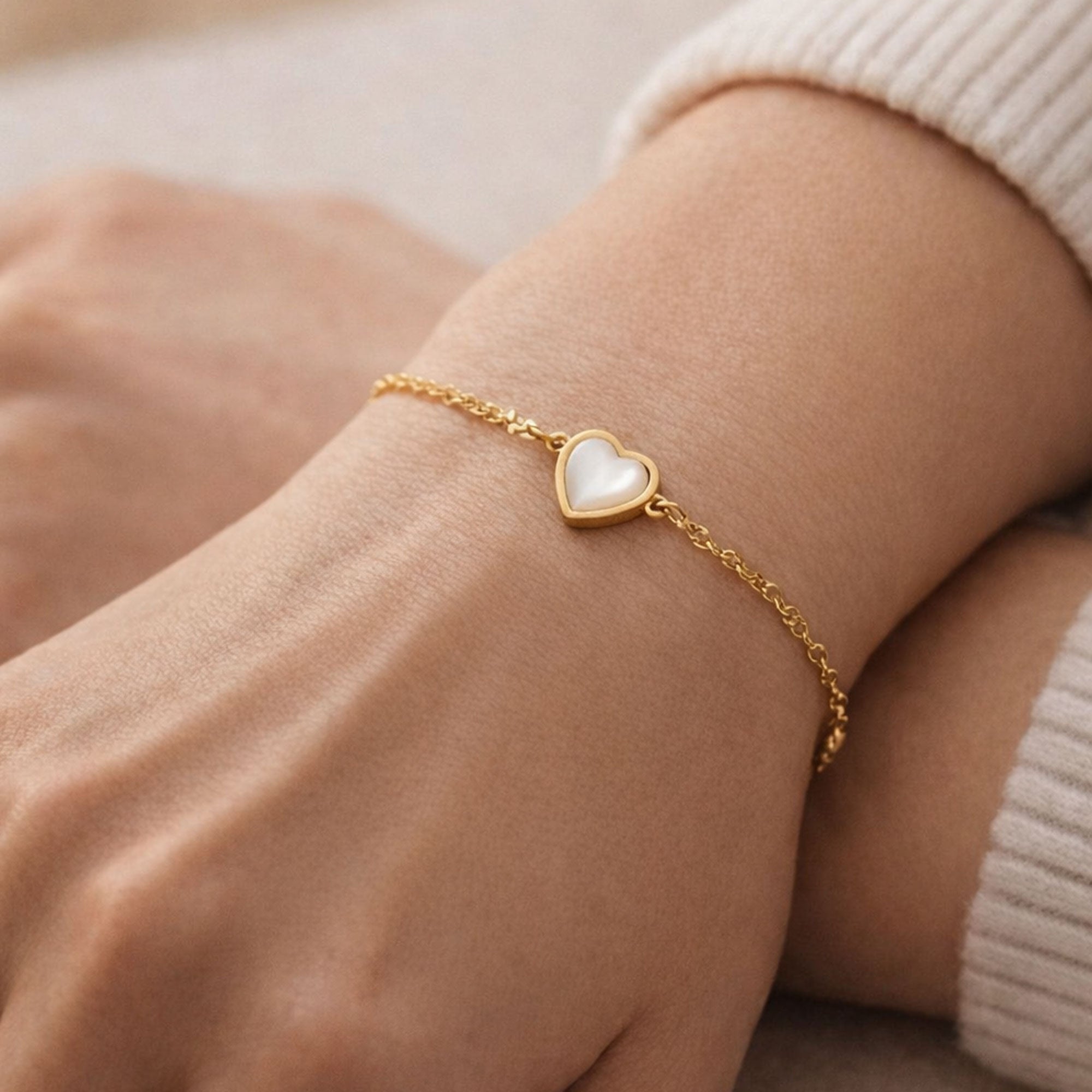 Artklim Gold Plated Soft Pearl Heart Charm Bracelet