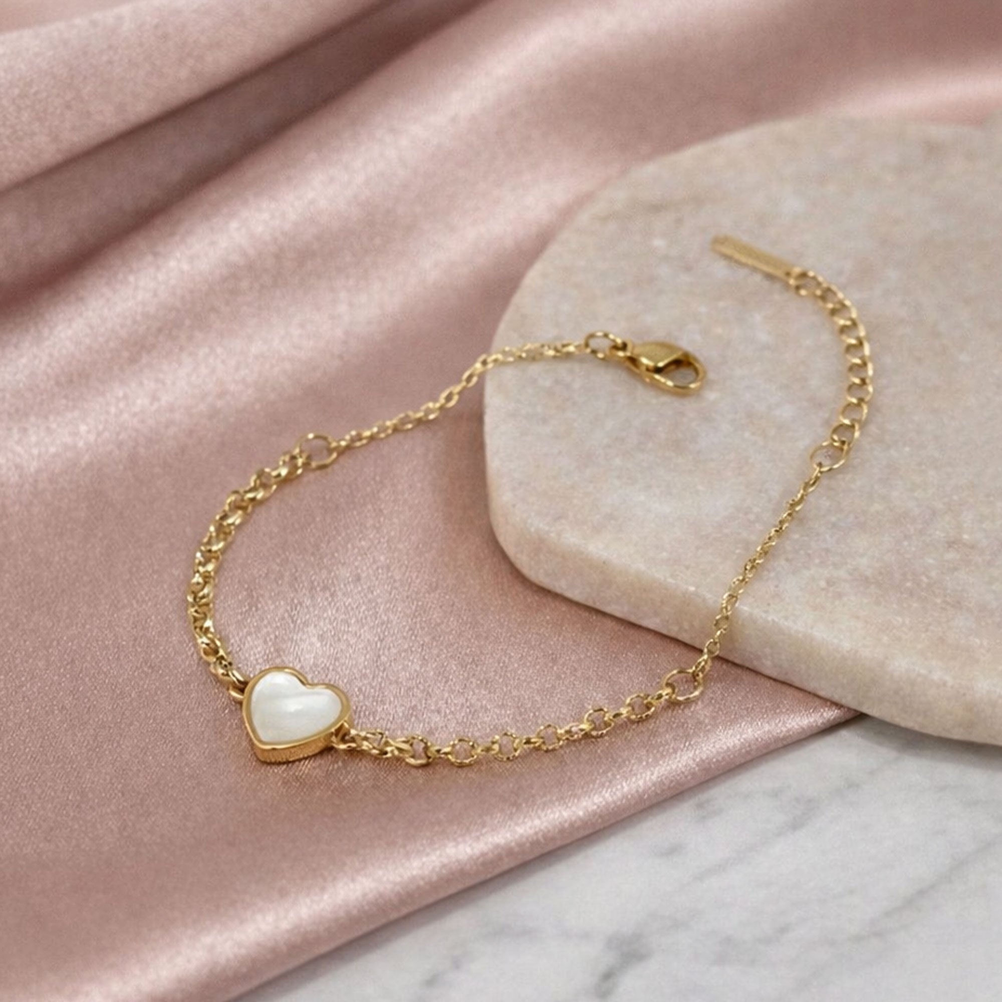 Artklim Gold Plated Soft Pearl Heart Charm Bracelet
