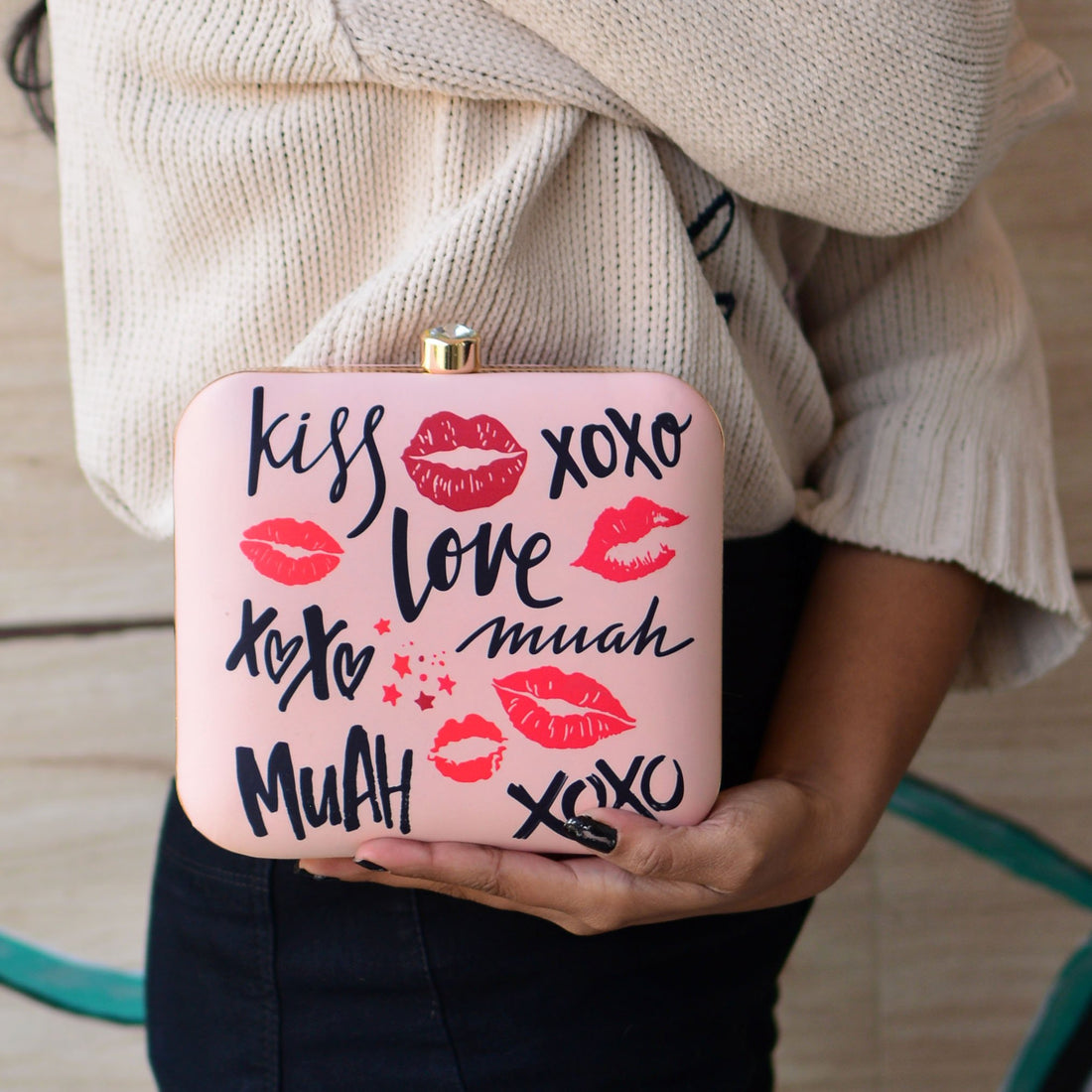 Artklim Valentine Clutch