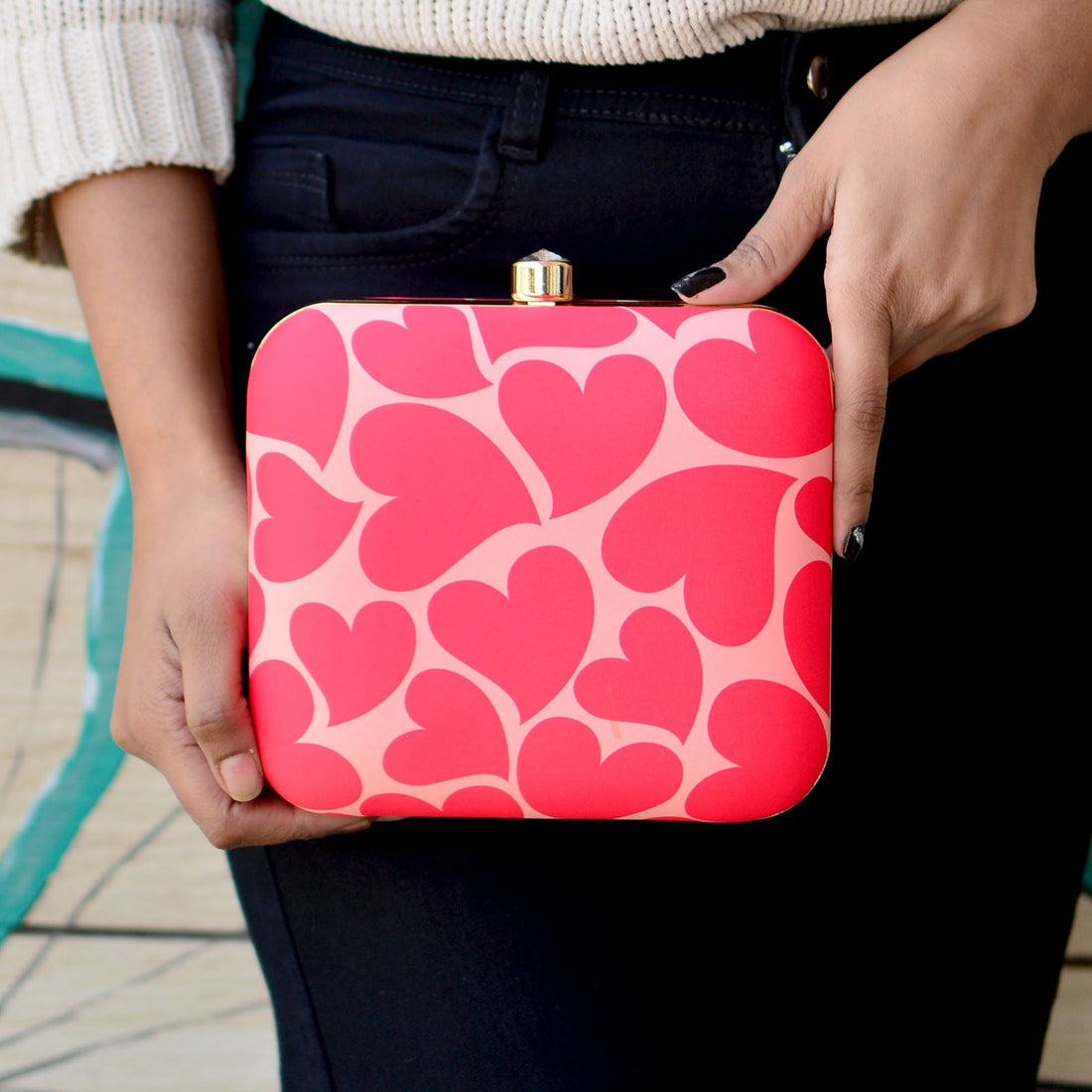 Artklim Valentine Red Hearts Printed Clutch