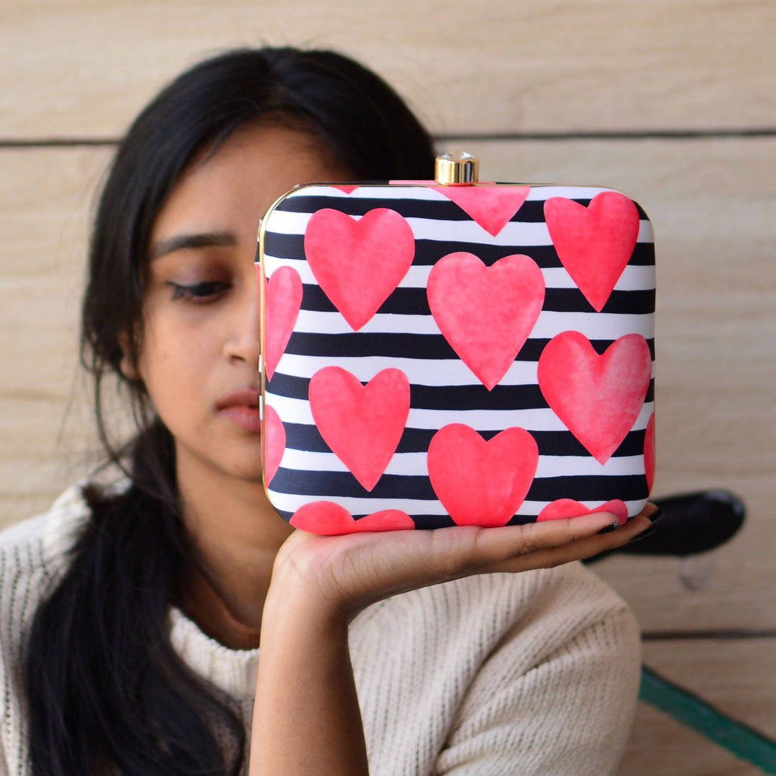 Artklim Red Hearts Printed Clutch