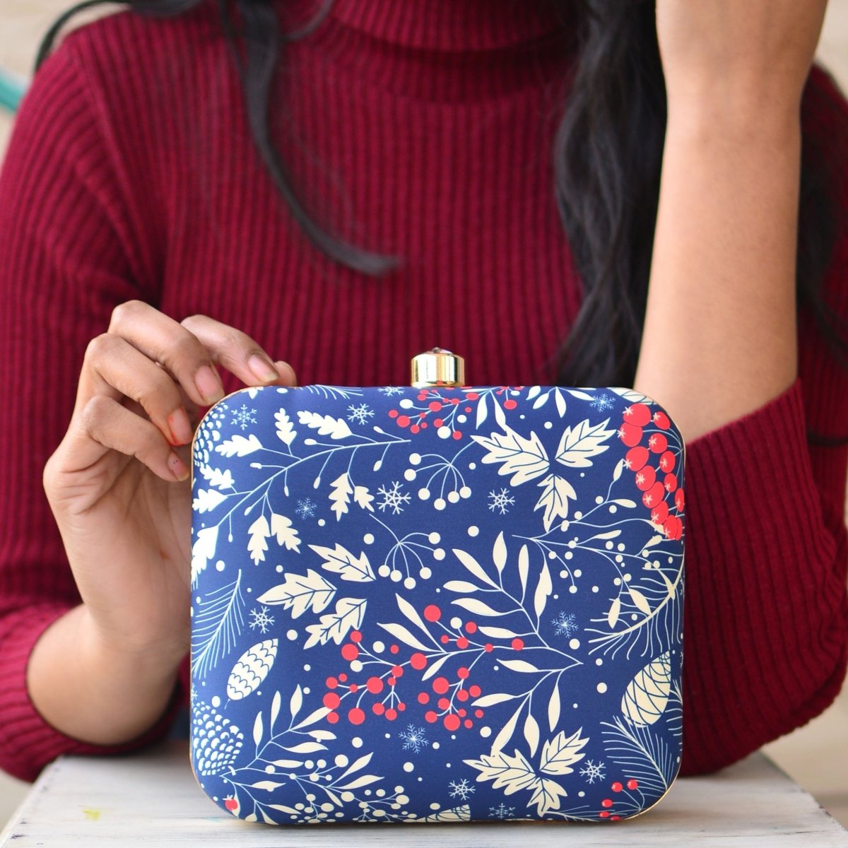 Artklim Blue Printed Clutch