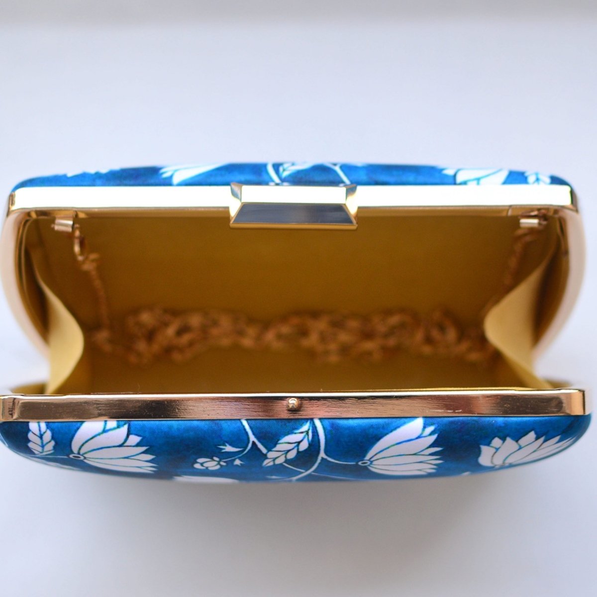 Artklim Blue and White Floral Printed Clutch