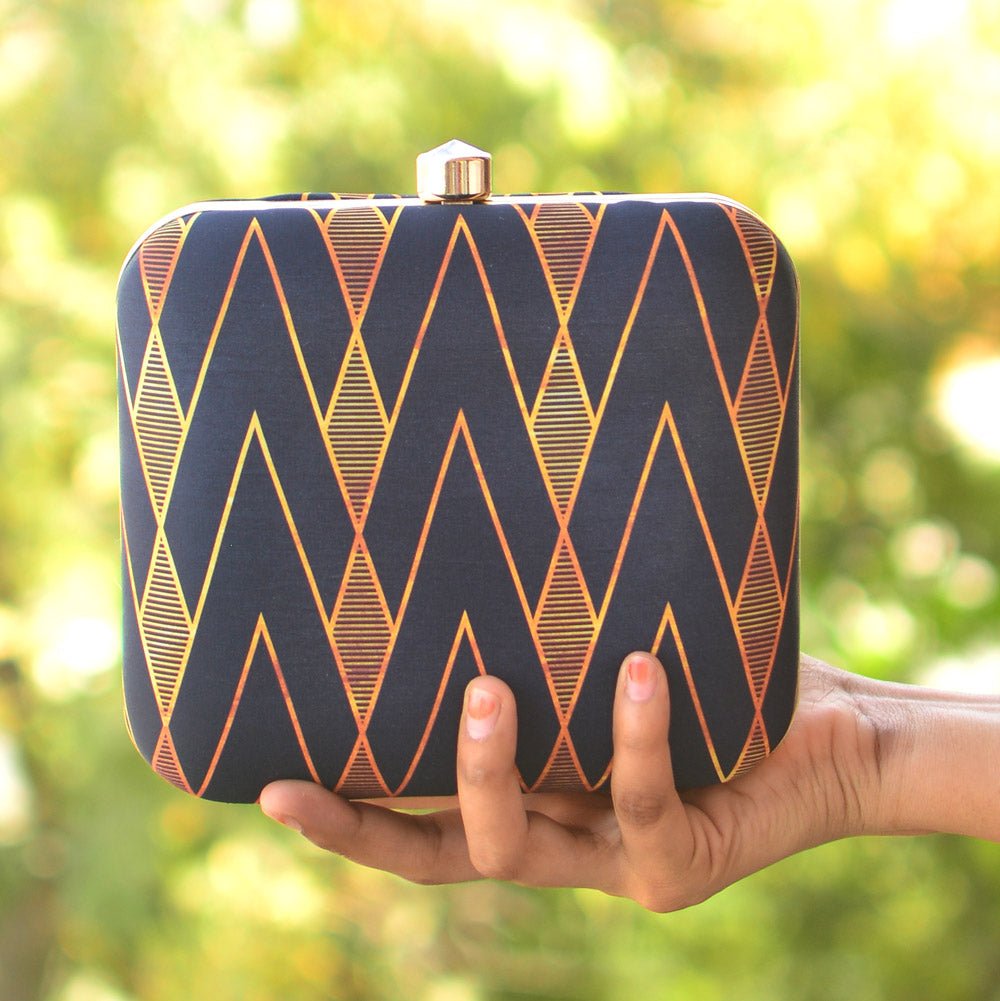 Mother Daughter Twinning Printed Clutch