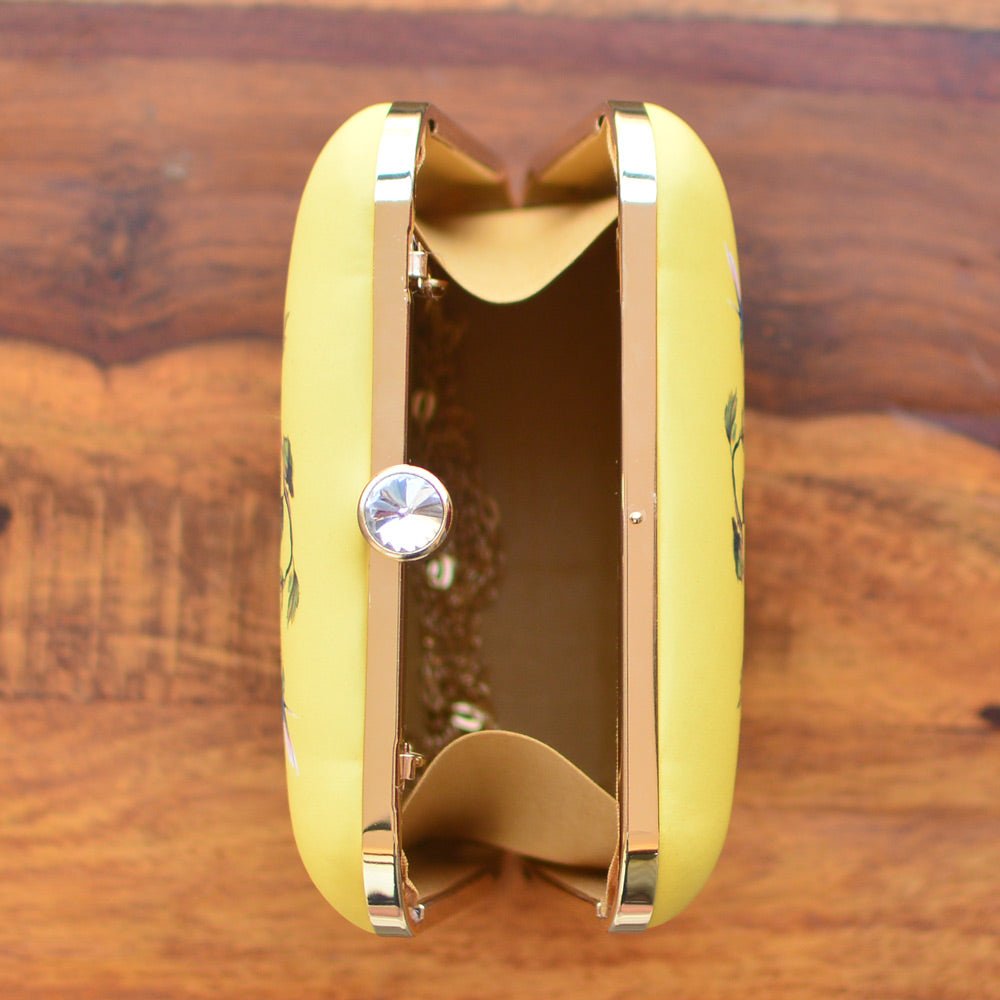 Mother Daughter Twinning Printed Clutch