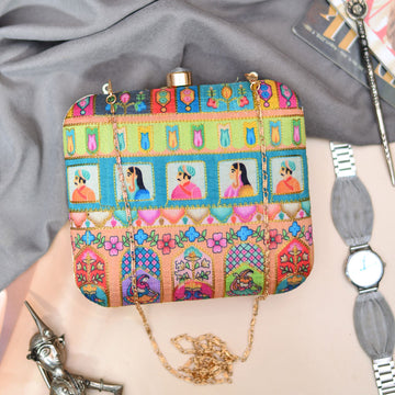 Mughal Theme Clutch